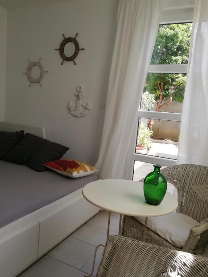 Apartment Arbutus